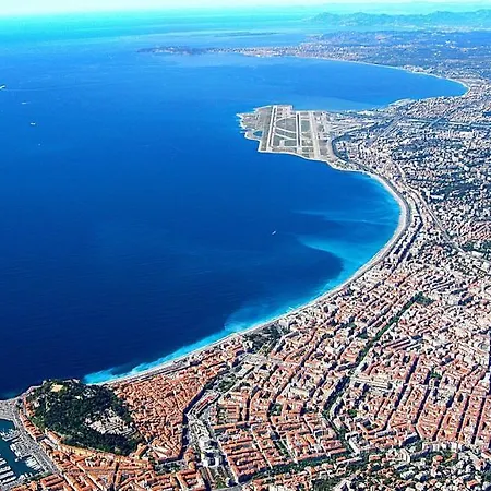 L'azur Promenade * Nice